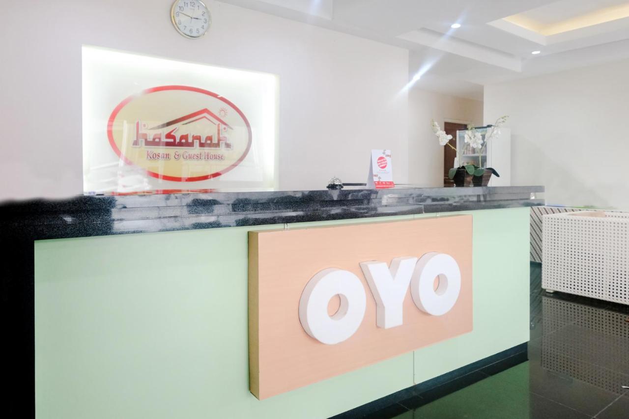 Oyo 696 Hasanah Guest House Syariah De Saphire Malang Kültér fotó